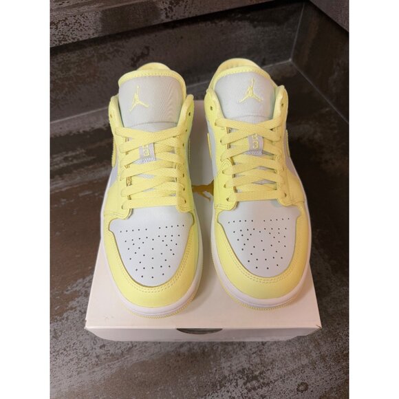 Women's Jordan 1 Low Lemonade Size 8- DC0774-007 - Picture 2 of 9
